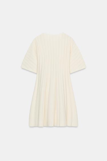ROBE COURTE EN MAILLE CÔTELÉE À MANCHES BOUFFANTES - Écru de Zara