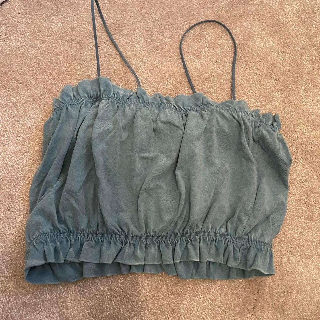 VOLUMINOUS CROP TOP