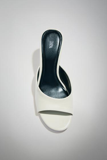MULE جلدي بإسفين شفّاف - أبيض صدفي الخاص بـ Zara