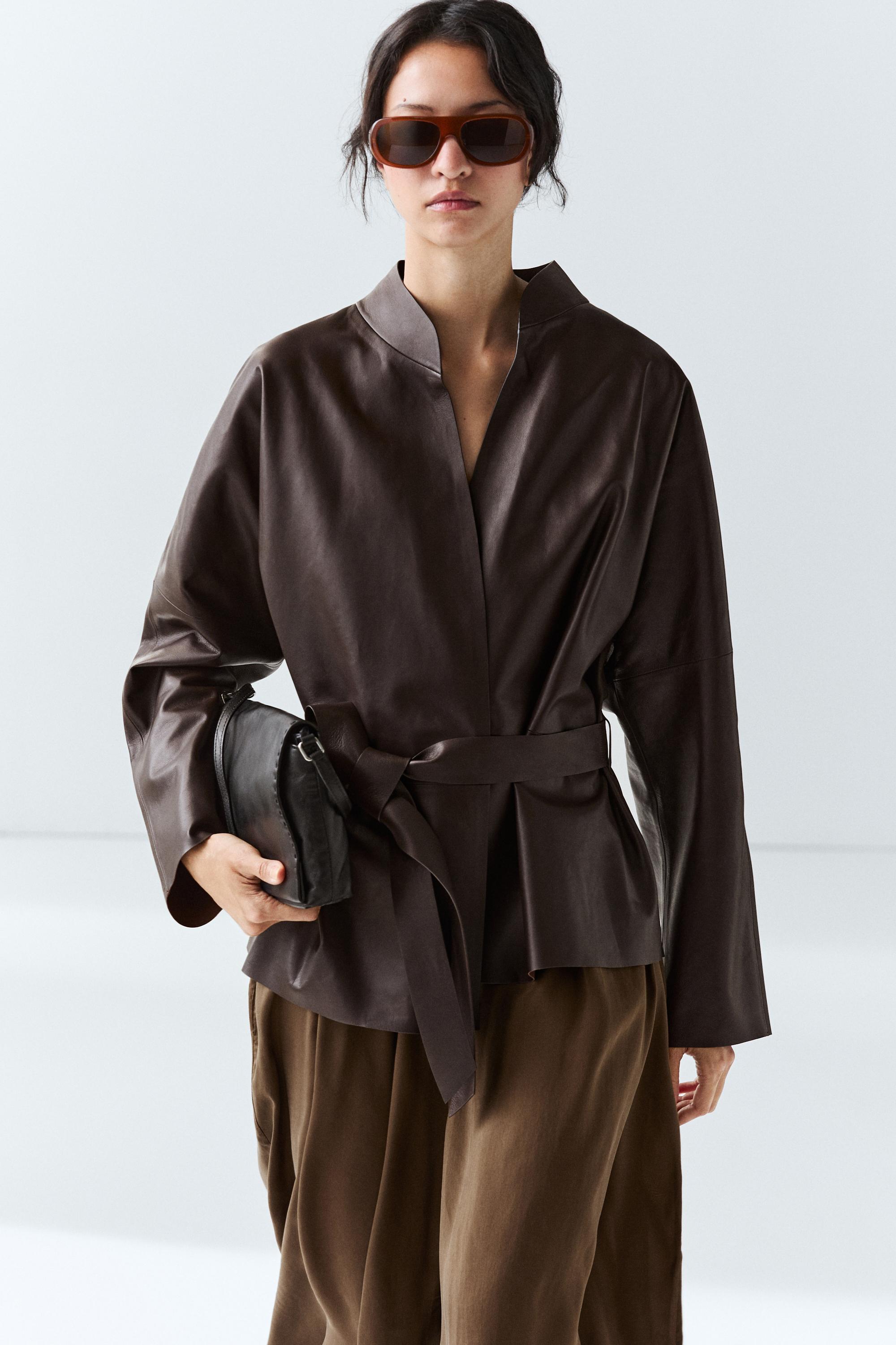 Veste croisée à nouer en cuir nappa