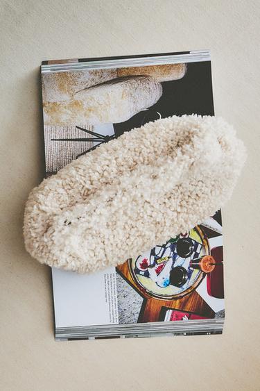 TROUSSE DE TOILETTE IMITATION FOURRURE MOYENNE - Blanc écru de Zara - Image 5