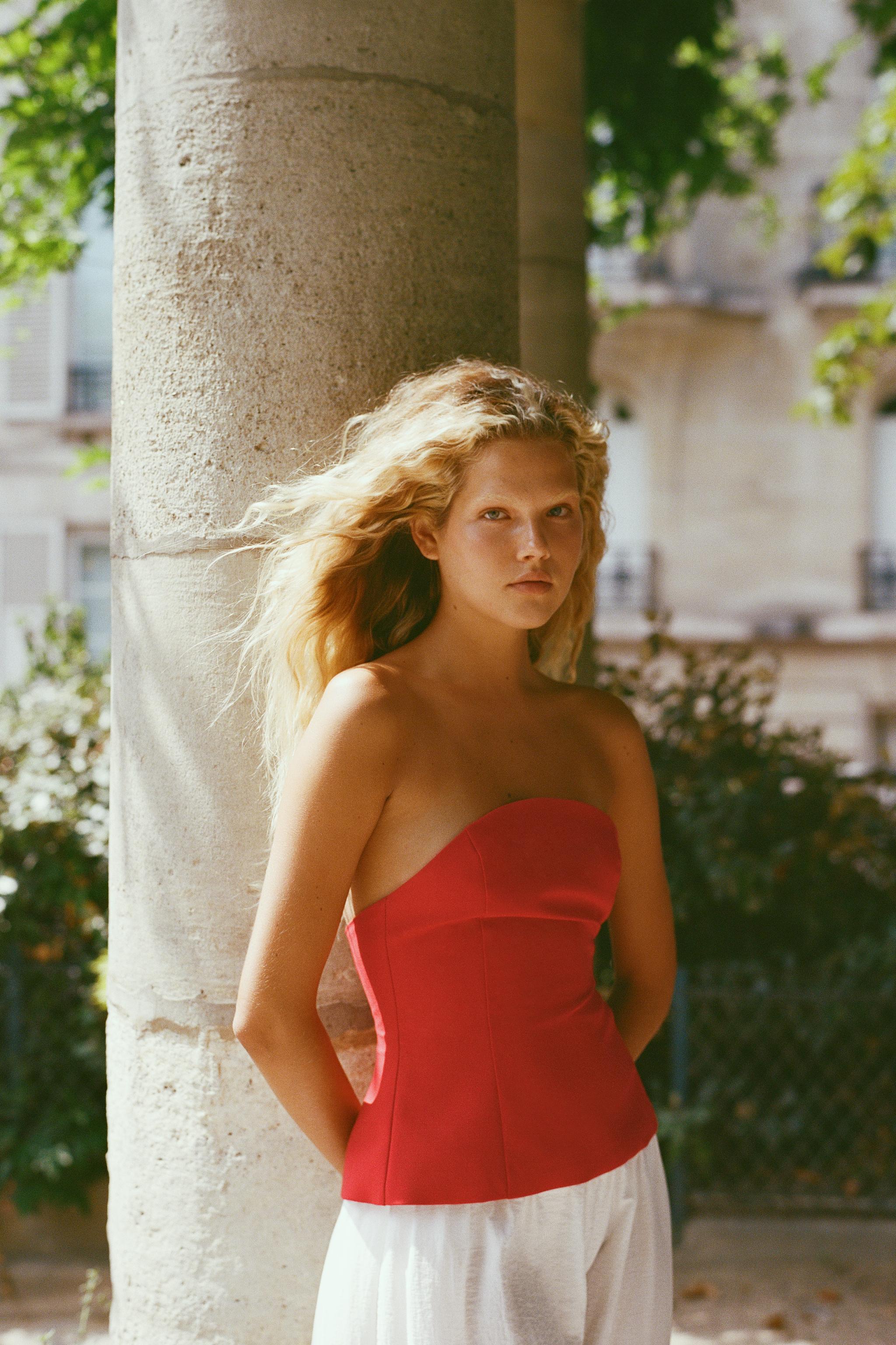 TOP STRAPLESS PEPLUM Rojo ZARA Mexico