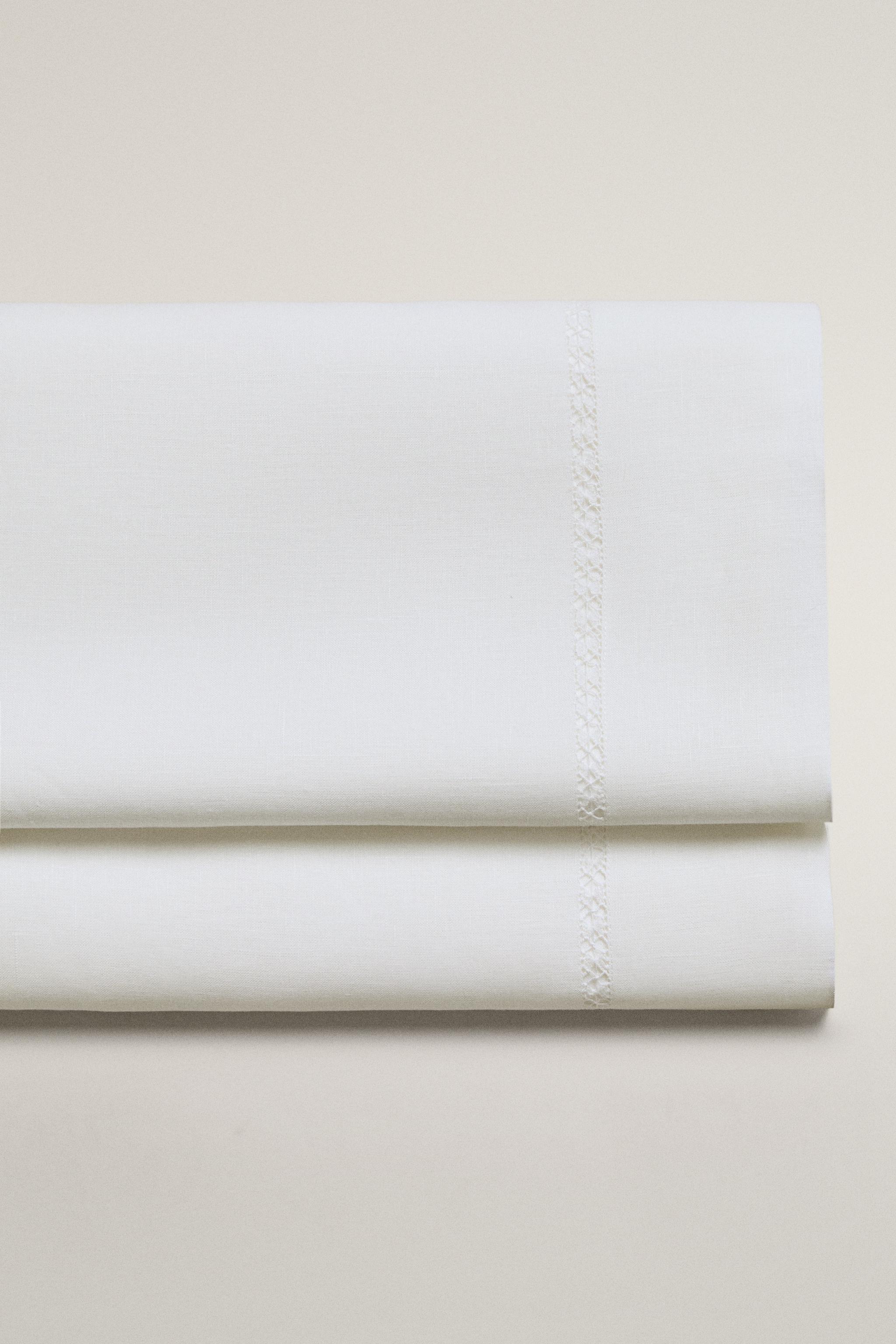 LINEN HEMSTITCHED FLAT SHEET — White
