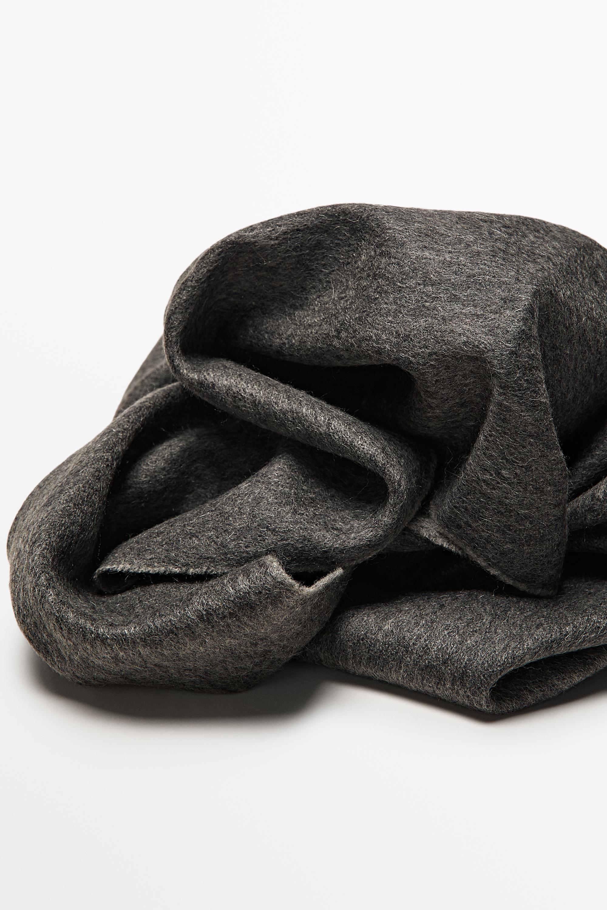 100% cashmere blend scarf