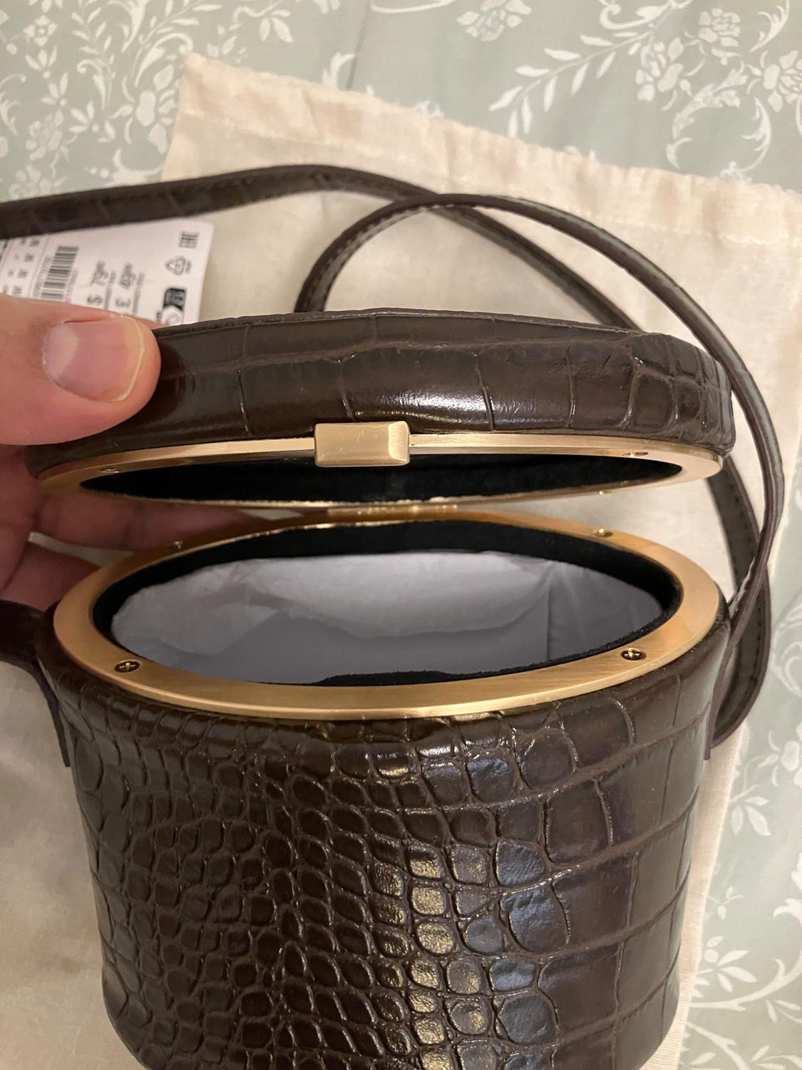 EMBOSSED RIGID BAG - Image 10