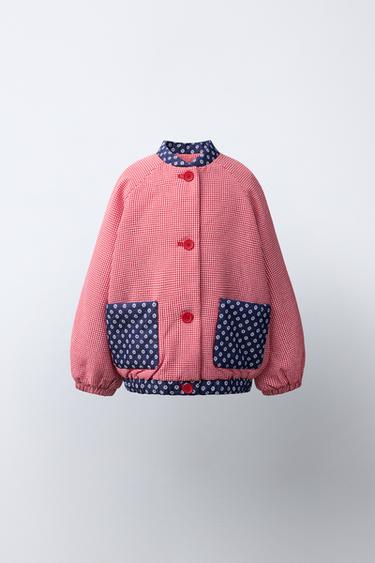 GĖLĖTA „BOMBER“ STRIUKĖ SU GINGHAM LANGELIŲ RAŠTU – Balta / Raudona – „Zara“