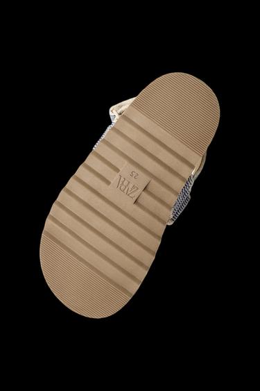 SANDALIA RAYAS - Multicolor de Zara