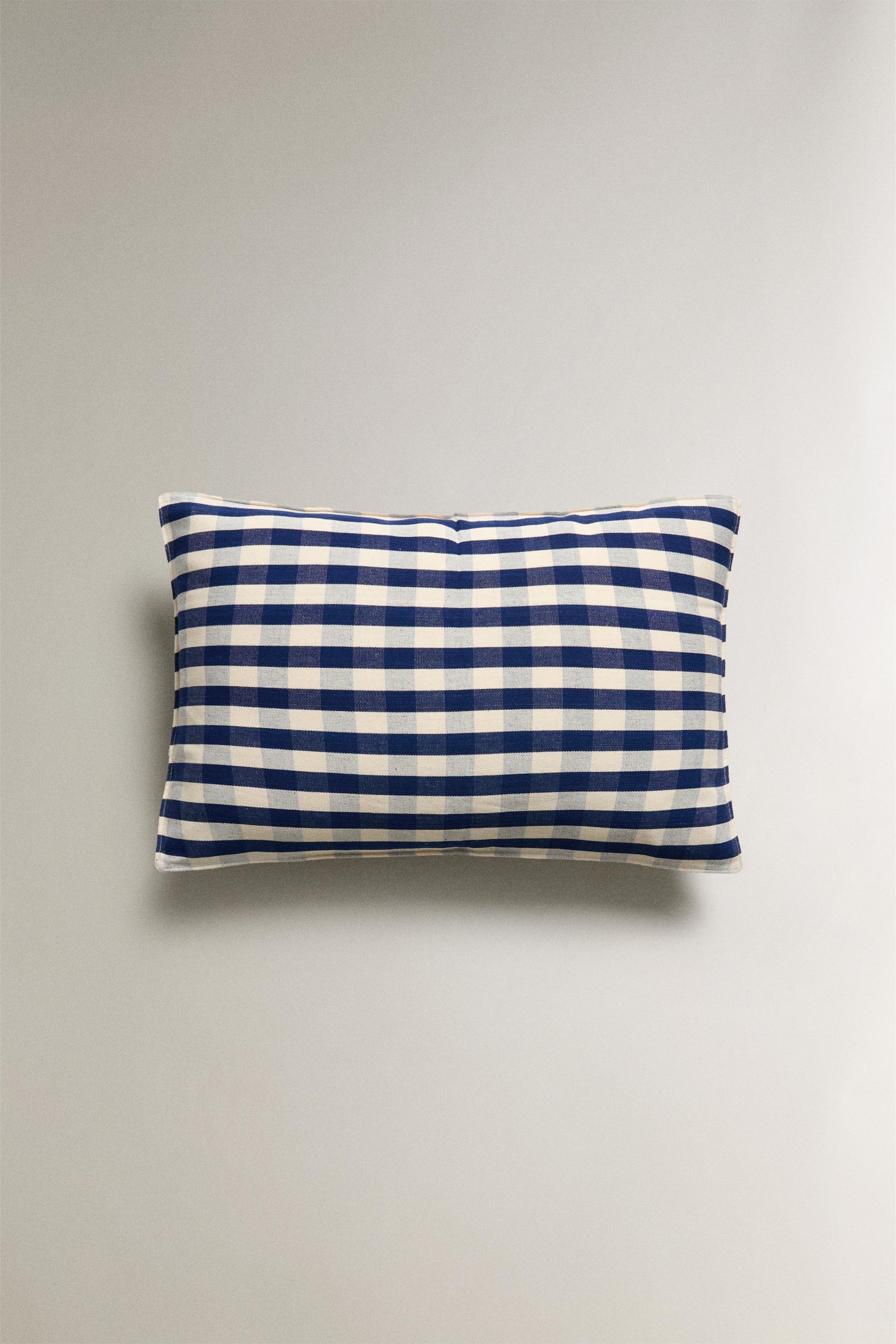 Blue gingham throw pillows fashion