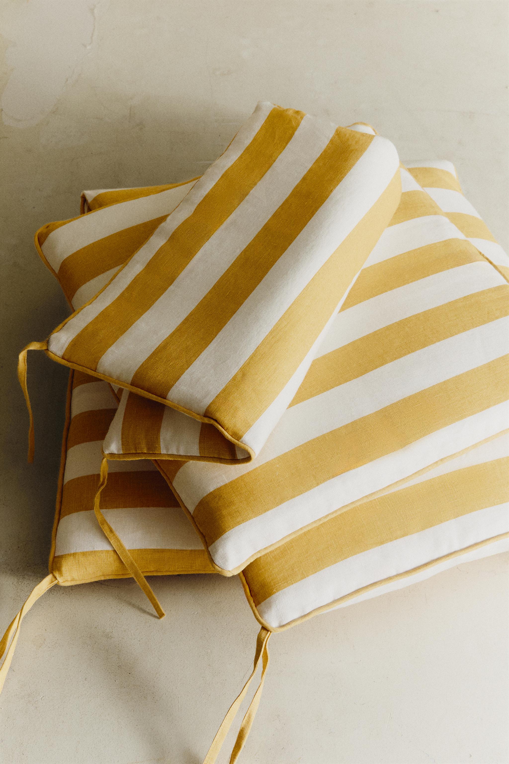 COUSSIN DOSSIER BANQUETTE RAYURES