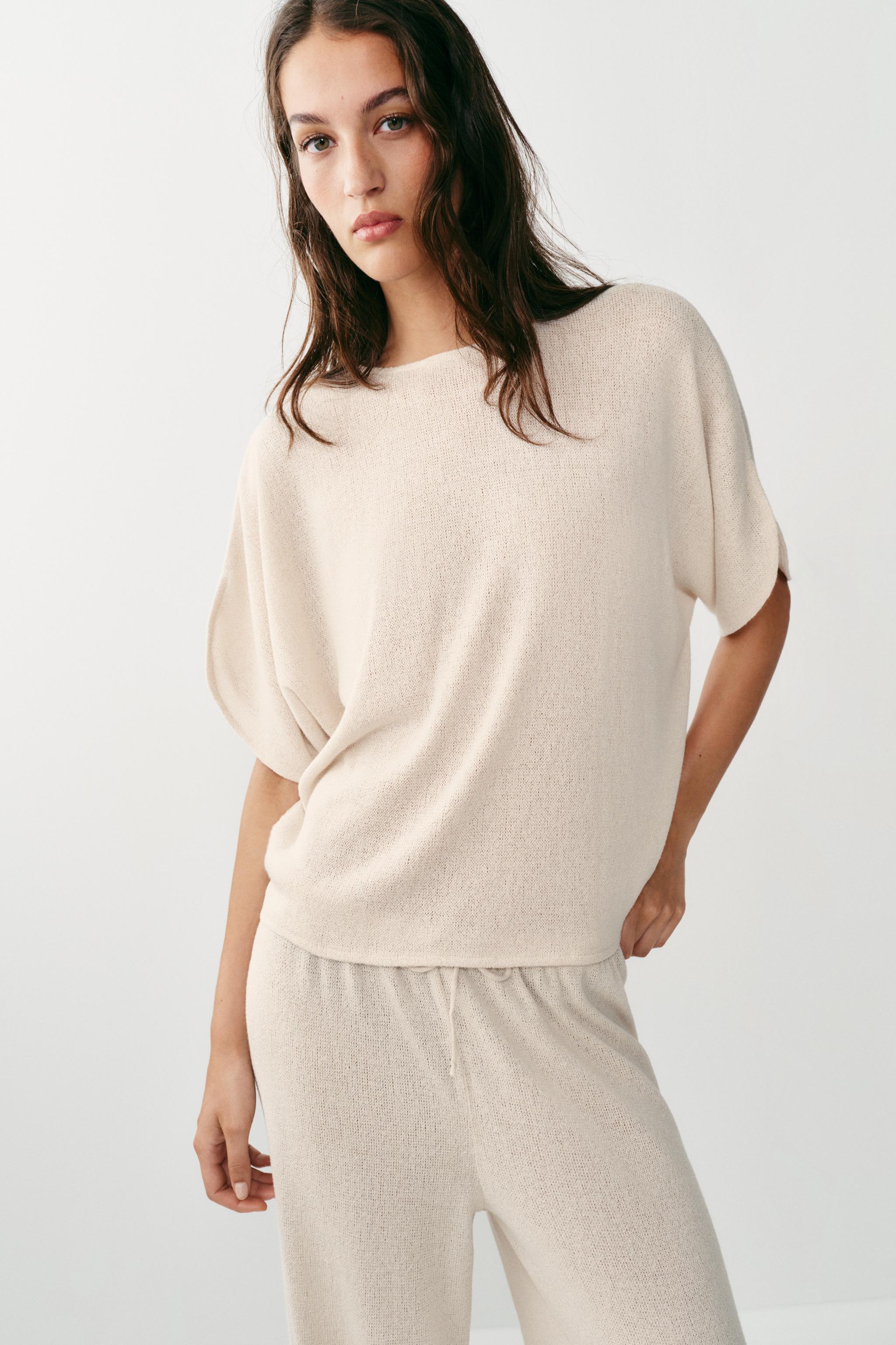 RUSTIC CAPE SLEEVE TOP
