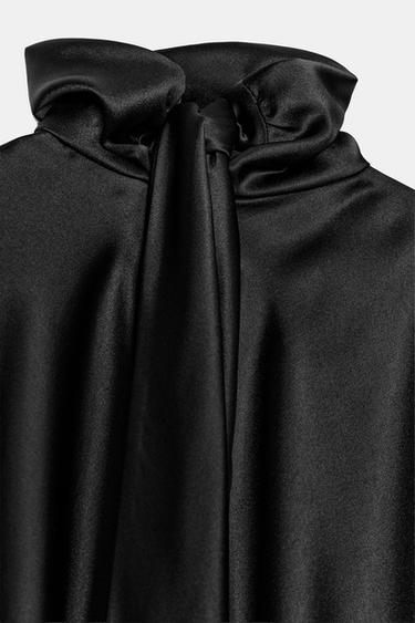 VESTIDO CORTO SATINADO FOULARD - Negro de Zara
