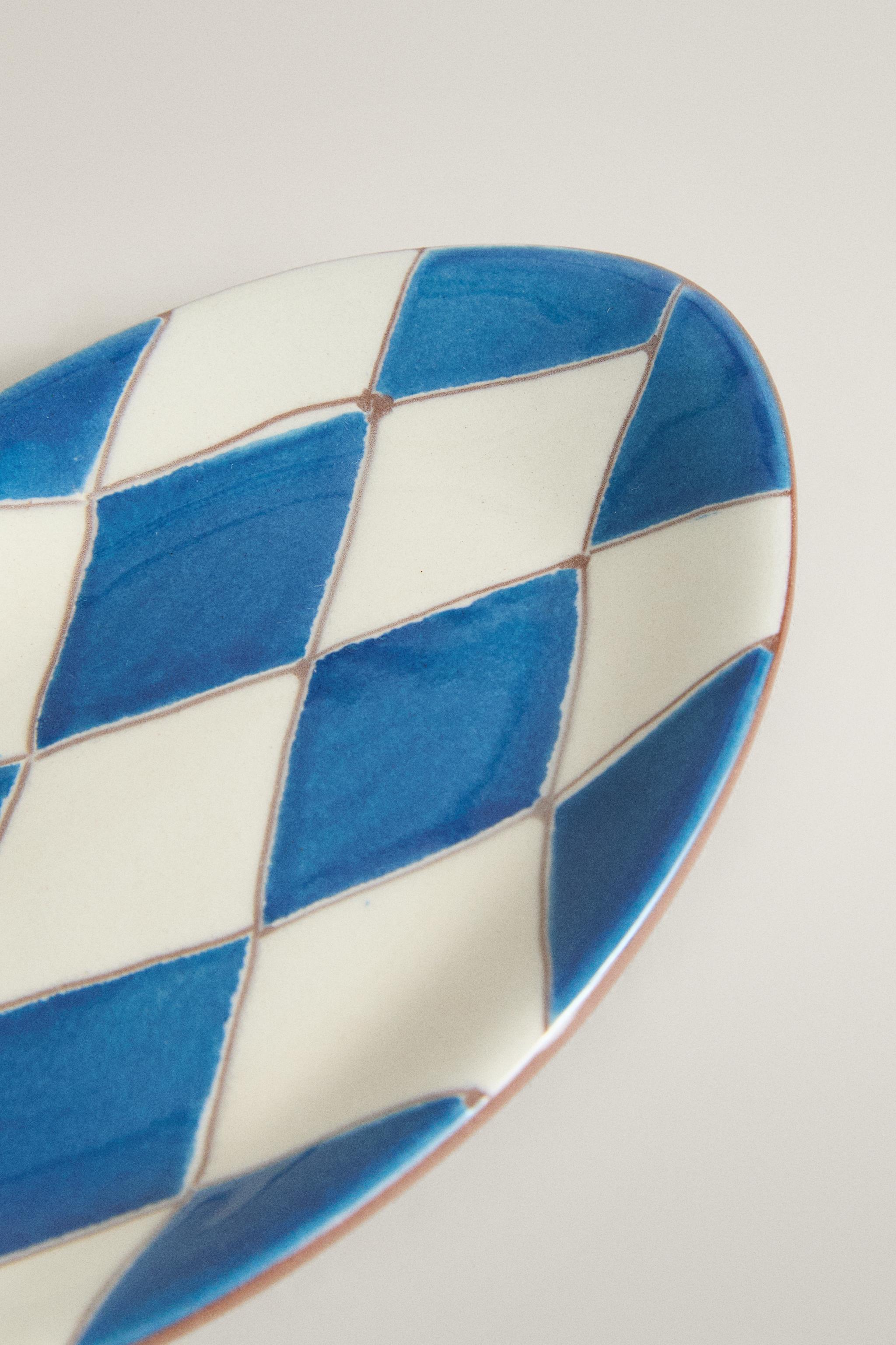 BLUE DIAMOND CERAMIC BATHROOM SOAP DISH