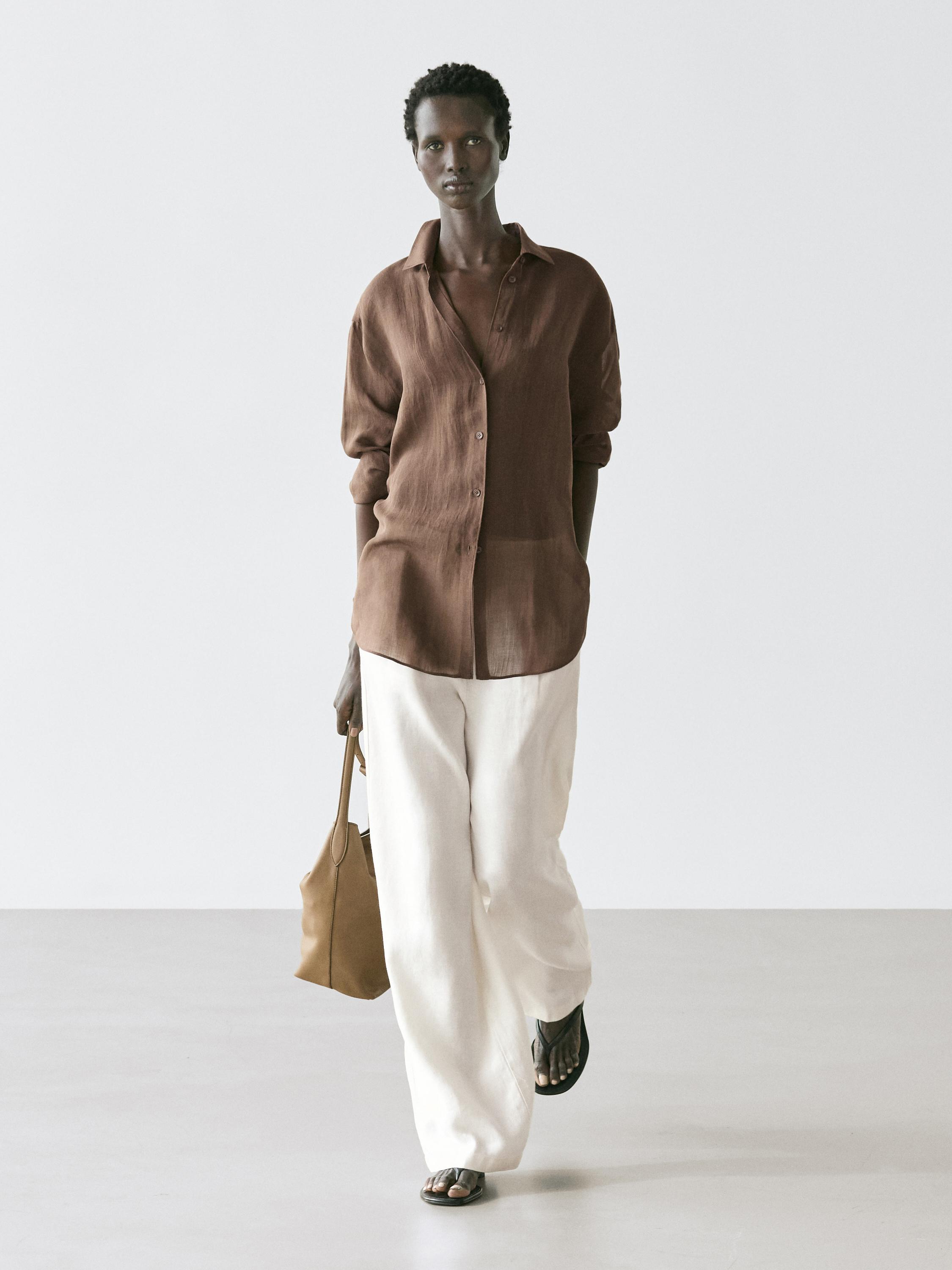 Flowing shirt with collar
