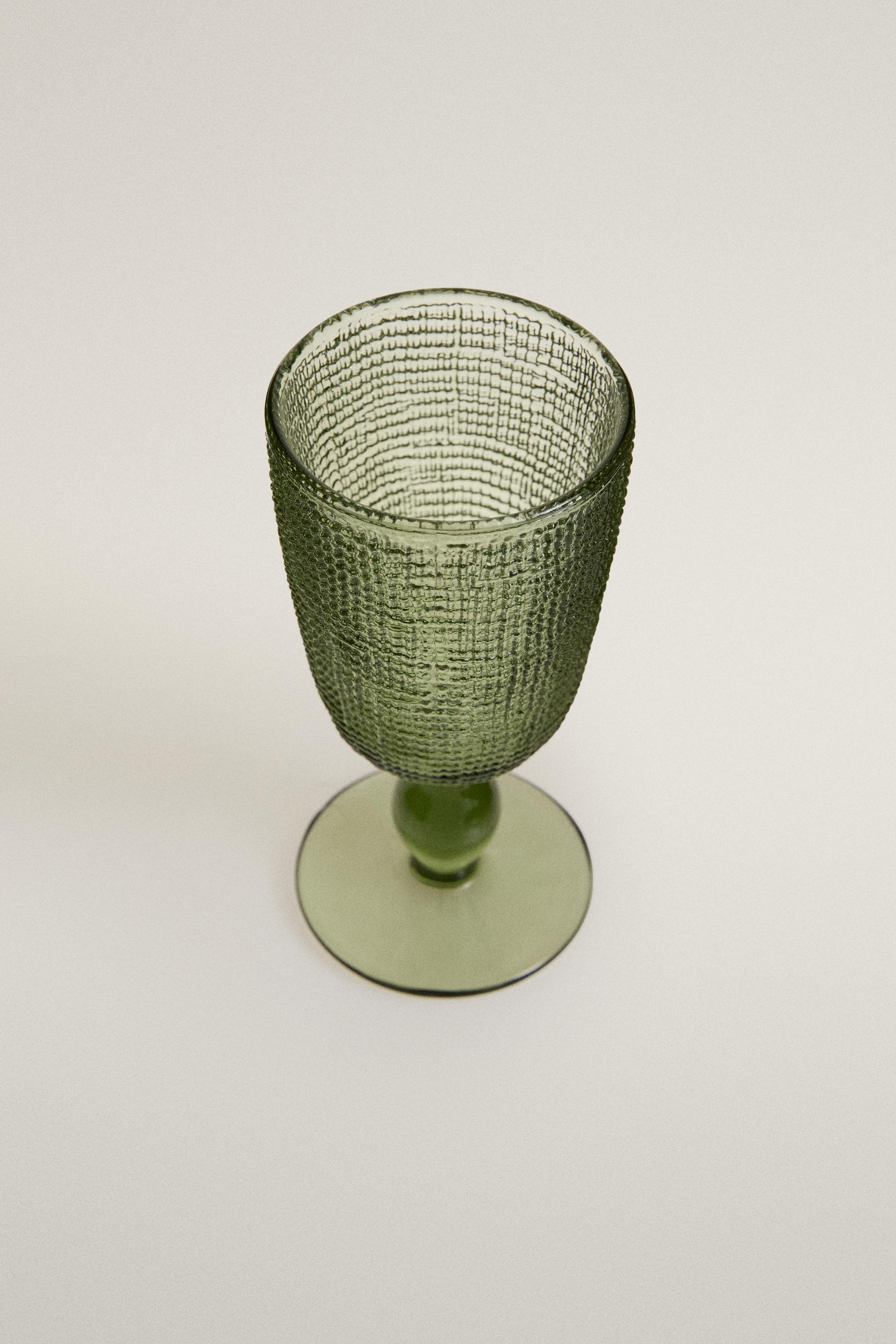 RAISED DESIGN GLASS — Green