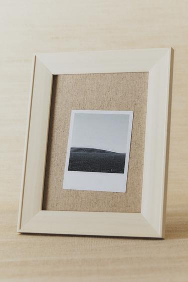 PLAIN WOODEN PHOTO FRAME - White by Zara