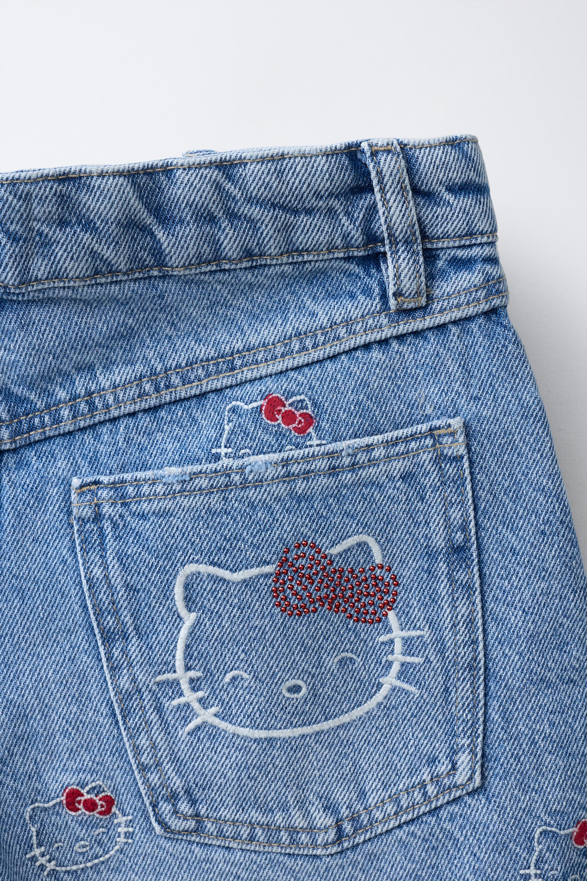 HELLO KITTY © SANRIO EMBROIDERED DENIM SHORTS