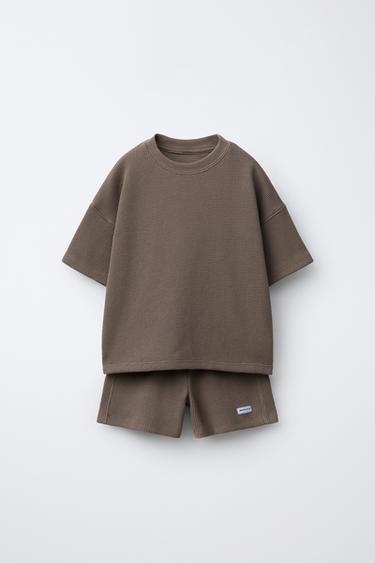 JOGGINGOVÁ SÚPRAVA S TRIČKOM A BERMUDAMI WAFFLE - Šedá zn. Zara