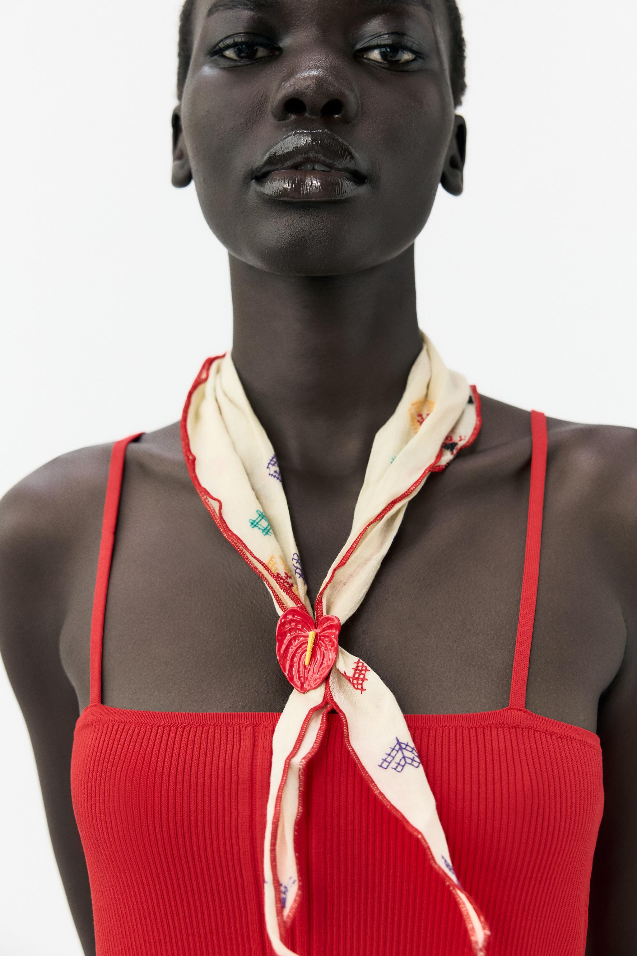 EMBROIDERED BANDANA WITH METALLIC FLOWER