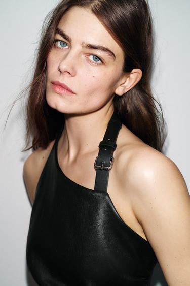 TOP HALTER AVEC BOUCLE - Noir de Zara - Image 4