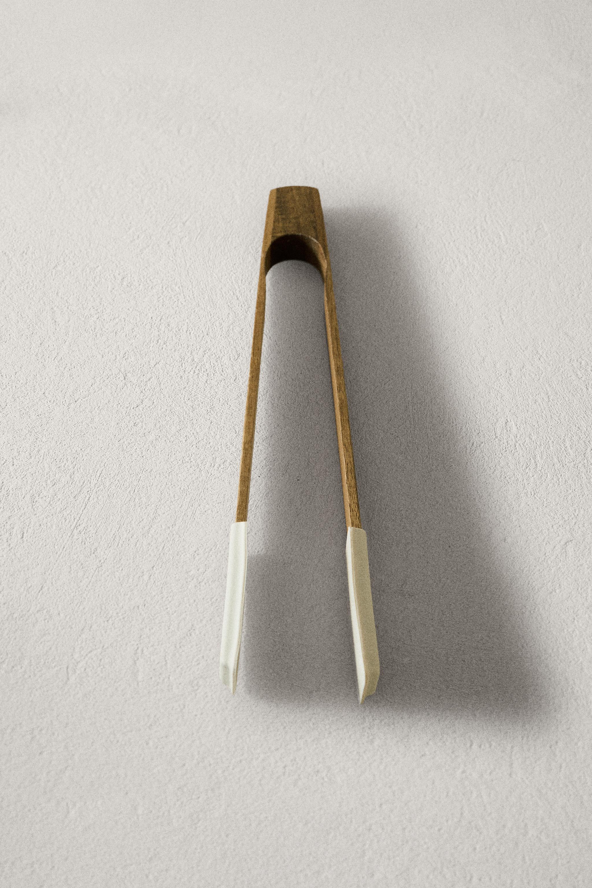 SILICONE AND WOODEN TONGS