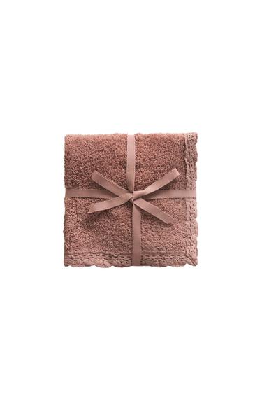 PACK OF HAND TOWELS WITH CROCHET BORDER (PACK OF 2) - وردي الخاص بـ Zara