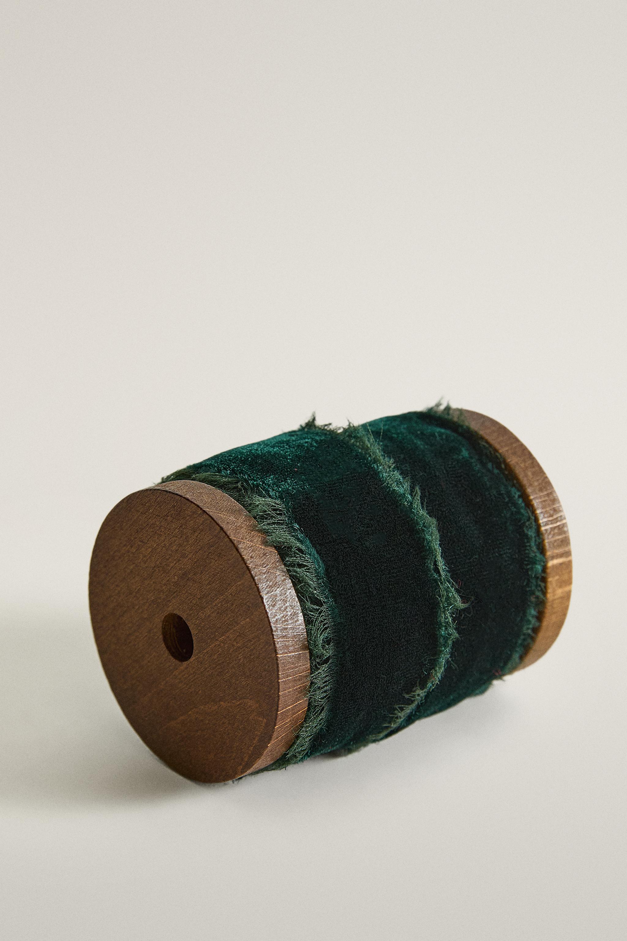 FRAYED VELVET CHRISTMAS GIFT RIBBON