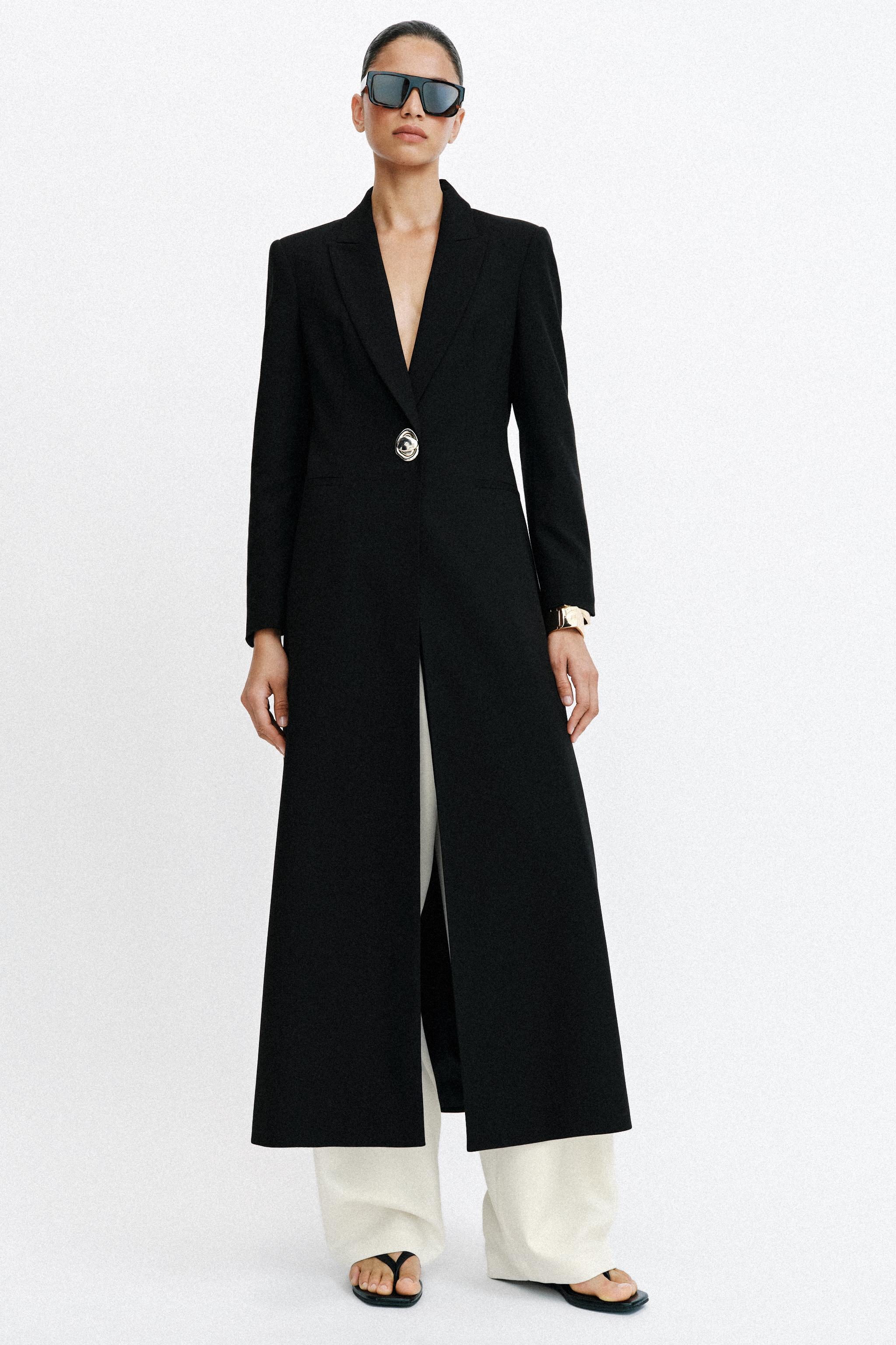 LONG BLAZER WITH SHOULDER PADS AND GOLD BUTTON — Black
