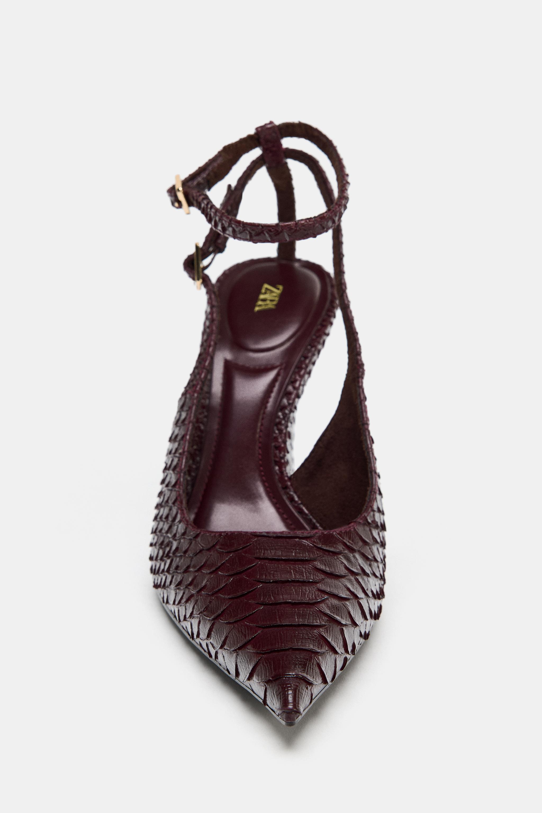 EMBOSSED WEDGE SHOES