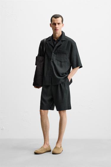قميص OVERSIZE FIT كتان - فيسكوز - أسود الخاص بـ Zara