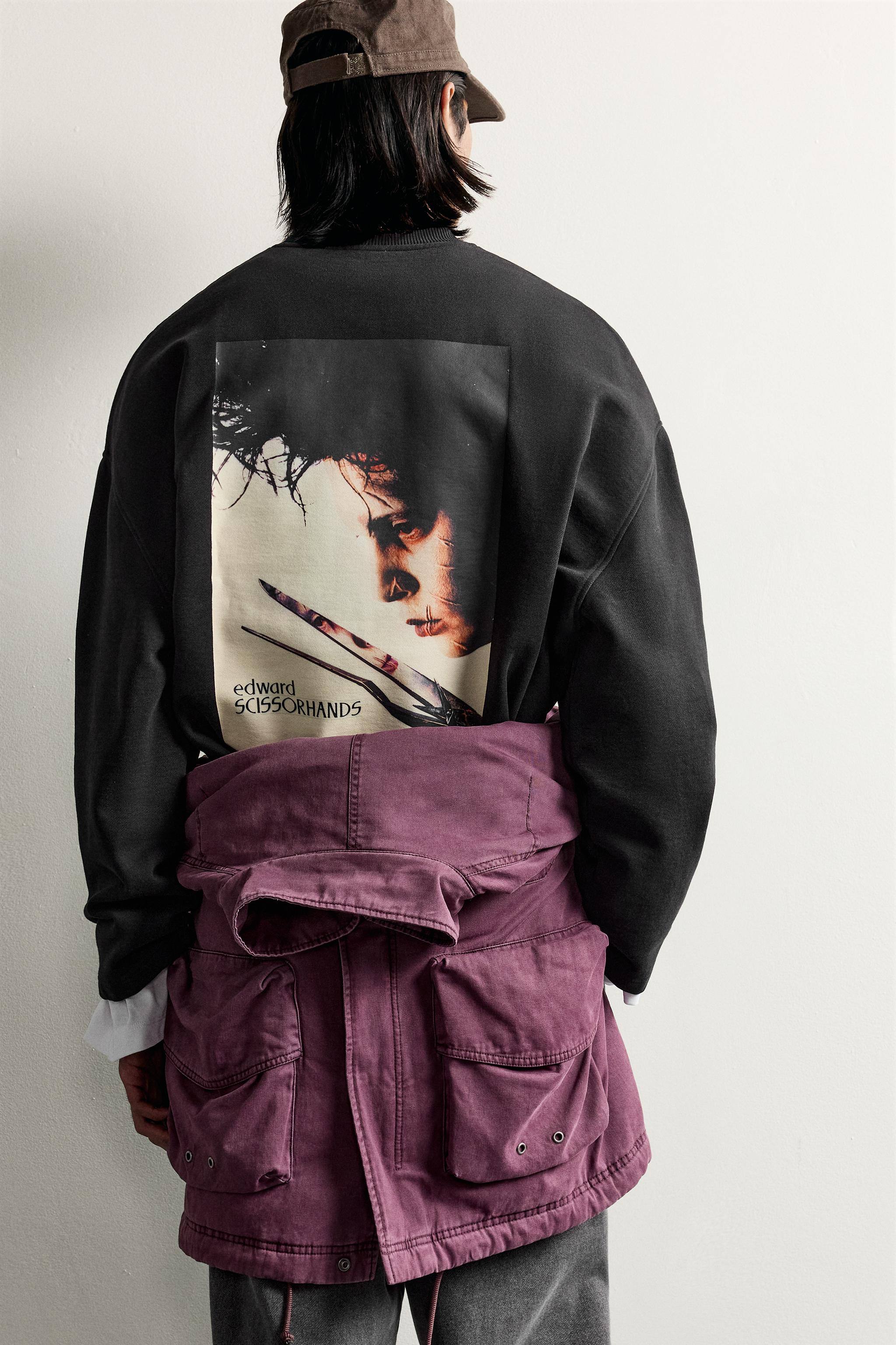 EDWARD SCISSORHANDS ©20TH CENTURY STUDIOS BOXY FIT SWEATSHIRT