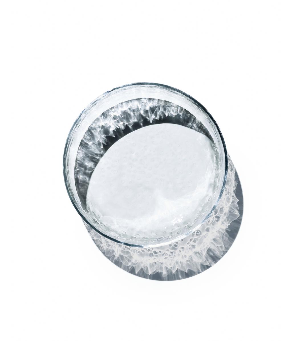 VINCENT VAN DUYSEN HAND-CUT GLASS VESSEL