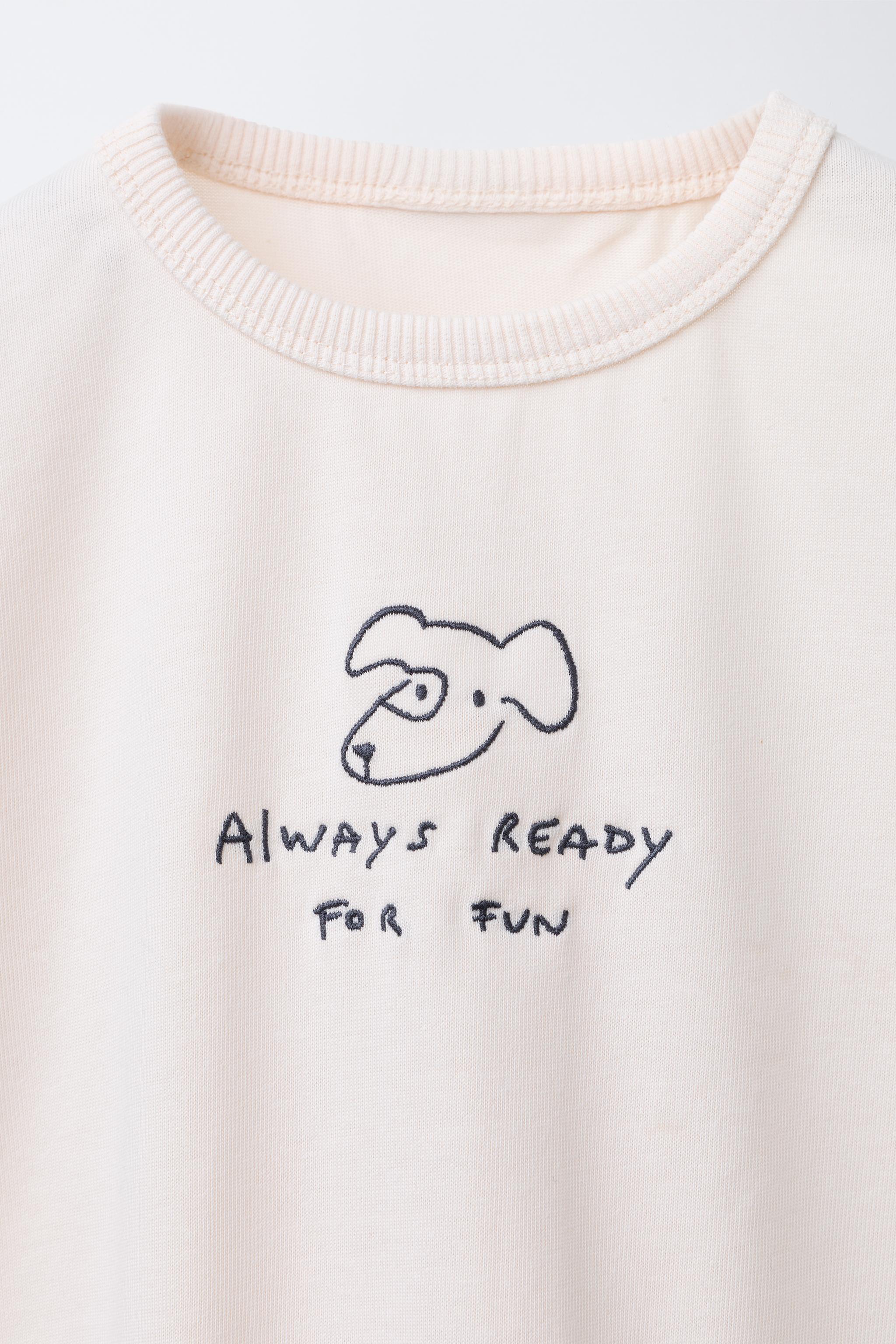 T-SHIRT AVEC DÉTAIL BRODÉ