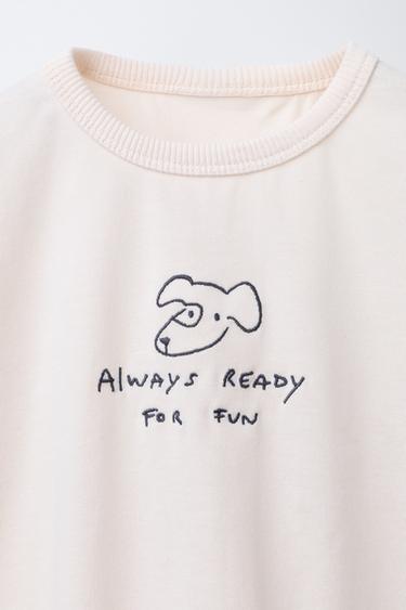 T-SHIRT AVEC DÉTAIL BRODÉ - Écru moyen de Zara - Image 2