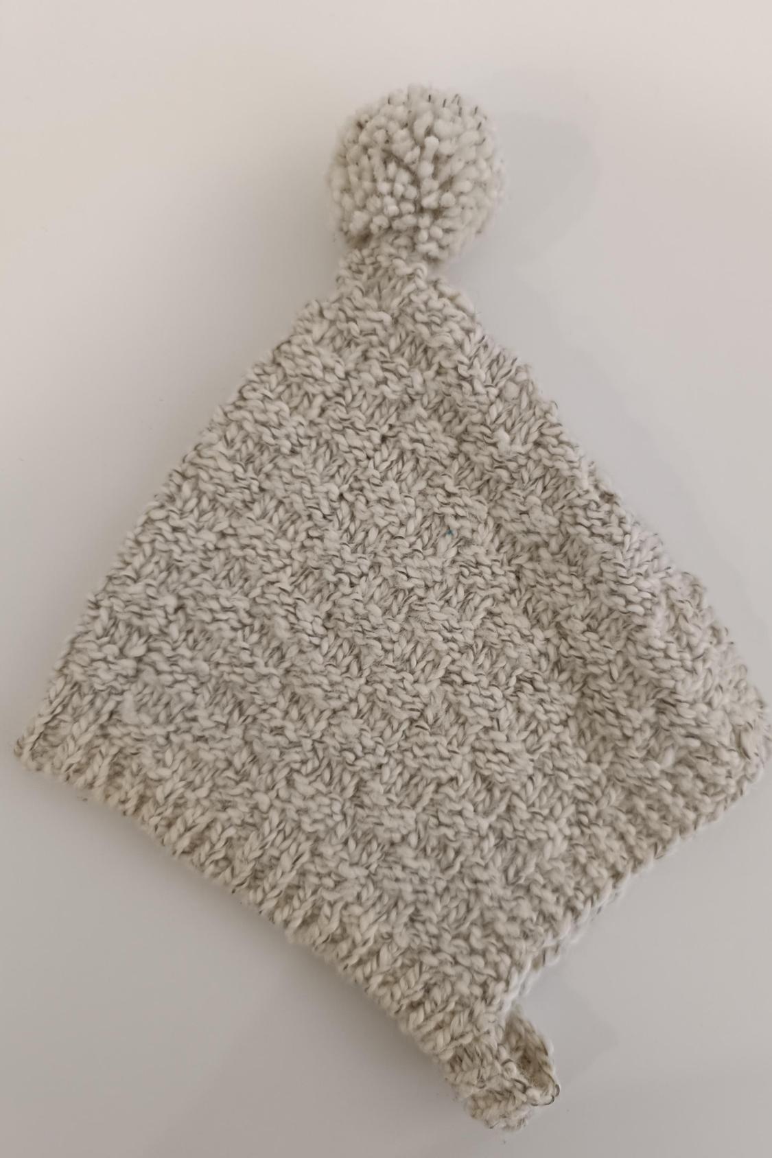 TEXTURED KNIT HAT