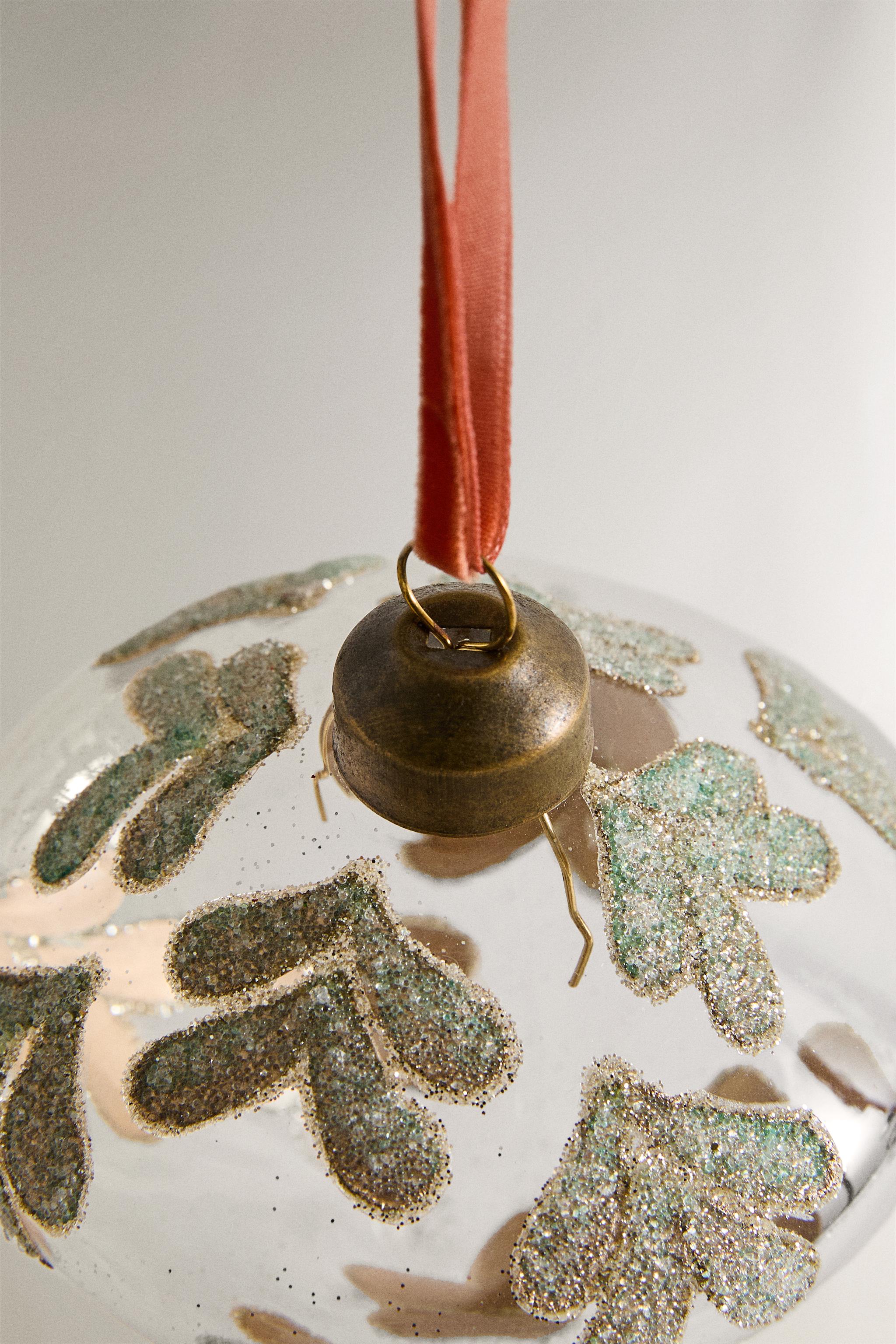 GLITTERY LEAF CHRISTMAS TREE ORNAMENT