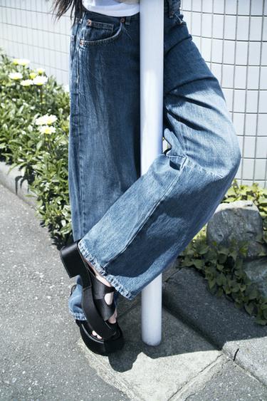 リボン プラットフォーム サンダルブラック0Zaraのリボン プラットフォーム サンダル - ブラック - 画像 0