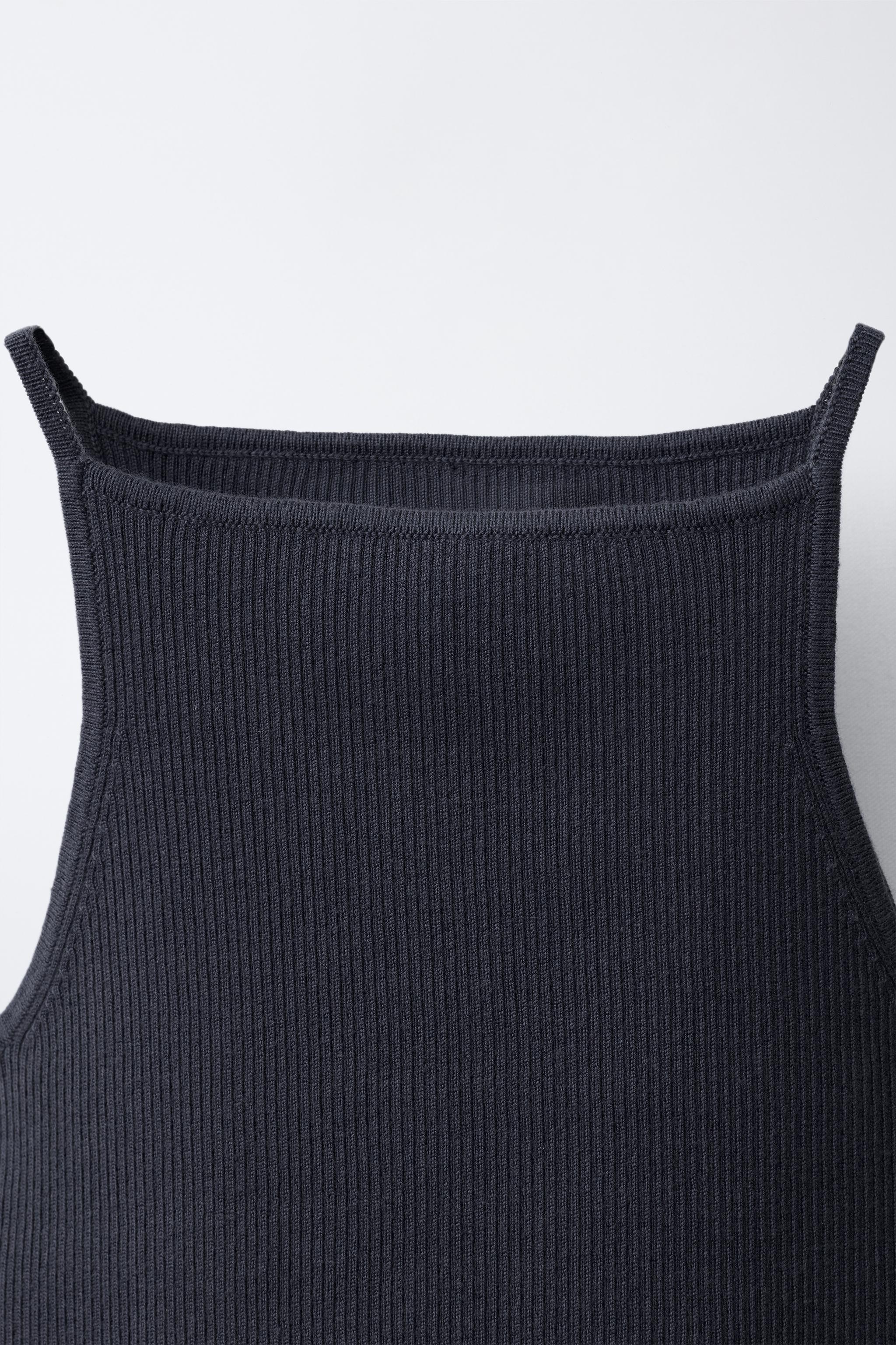 RIBBED KNIT TOP