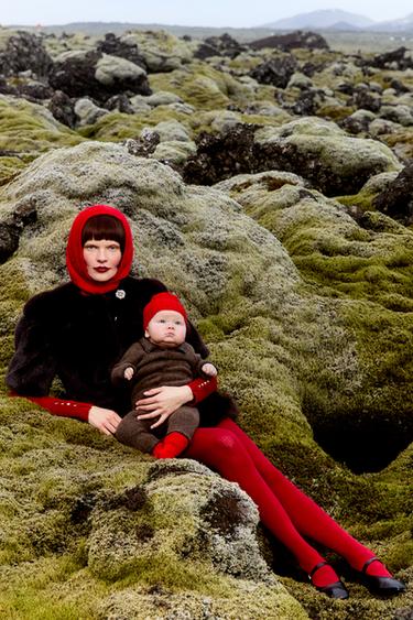 ΠΛΕΚΤΗ ΟΛΟΣΩΜΗ ΦΟΡΜΑ ΜΕ ΛΕΠΤΟΜΕΡΕΙΕΣ ΣΕ ΑΝΤΙΘΕΣΗ - Καφέ του Zara