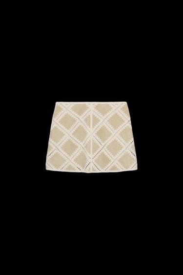 FALDA PATCHWORK CROCHET - Crudo de Zara