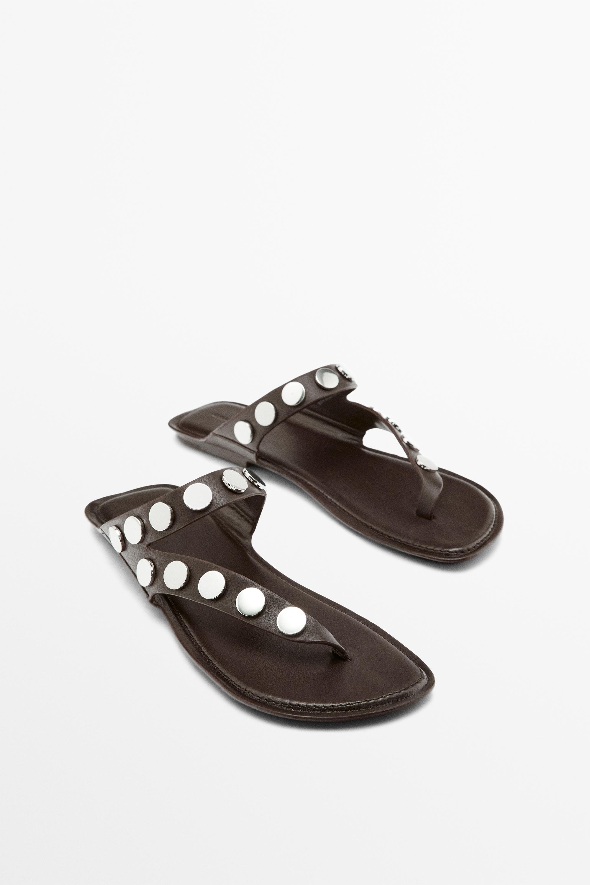 Leather sandals with studs