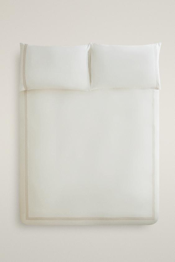 EMBROIDERED SATEEN DUVET COVER - بني/ توبو الخاص بـ Zara - صورة 0