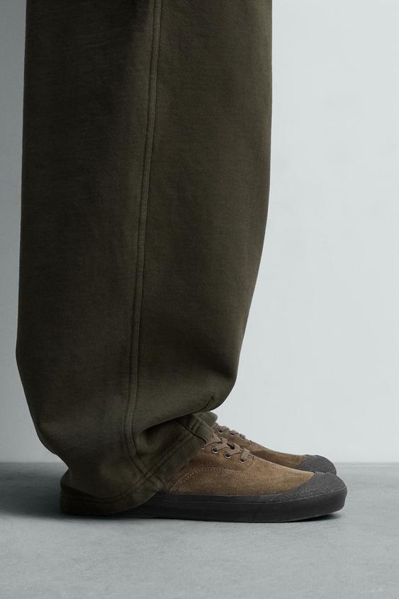 LIMITED EDITION LEATHER SNEAKERS