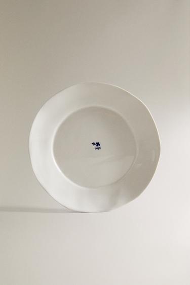 PLATO LLANO PORCELANA FLORAL - Blanco / Marino de Zara
