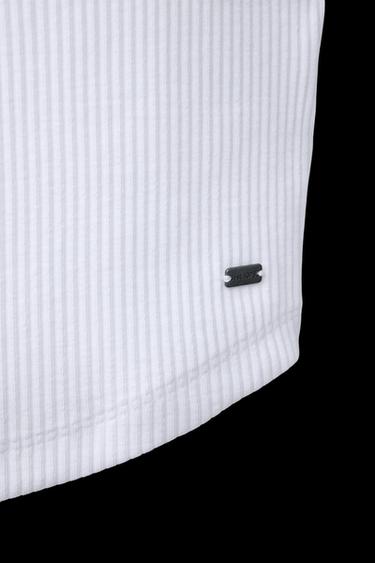 GERIPPTES T-SHIRT IM TANKTOP-STIL - Weiß von Zara