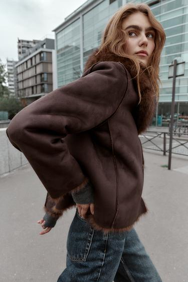VESTE RÉVERSIBLE DOUBLE FACE EFFET FOURRURE - Marron foncé de Zara - Image 2
