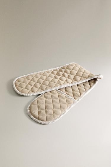COTTON DOUBLE OVEN GLOVE - Brown / Taupe by Zara - Image 1