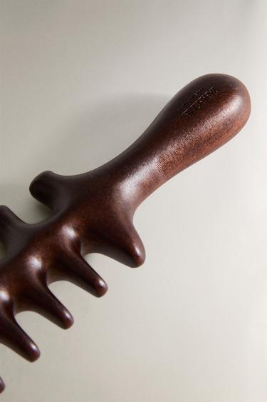 WOODEN SCALP MASSAGER - Light beige by Zara - Image 3