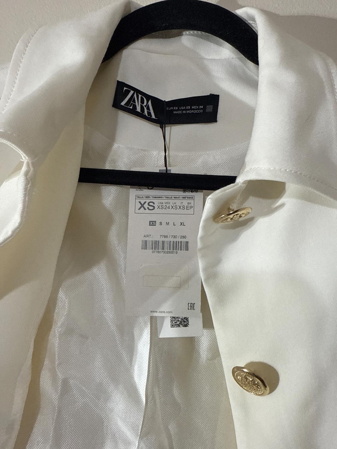 GOLD BUTTON JACKET - Image 4