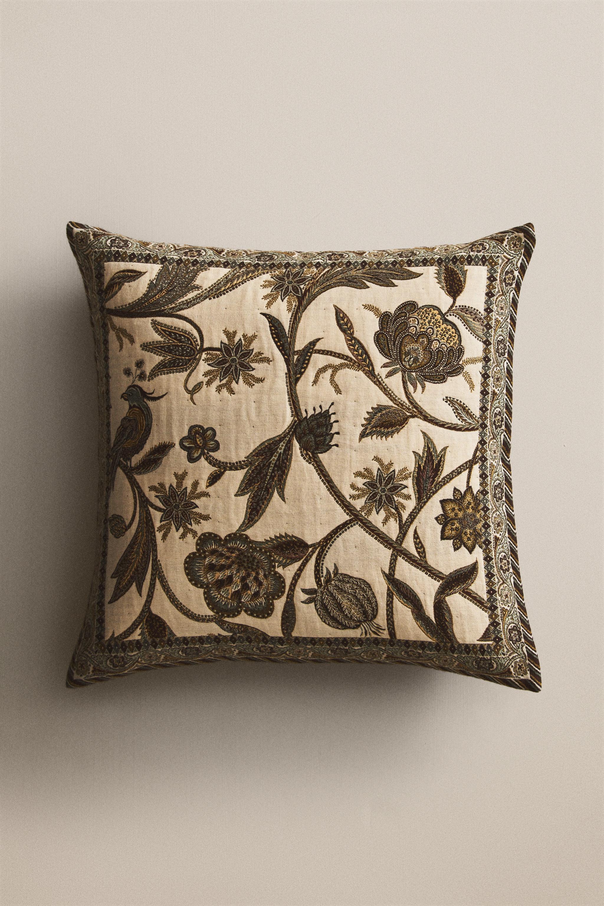 JACQUARD THROW PILLOW COVER