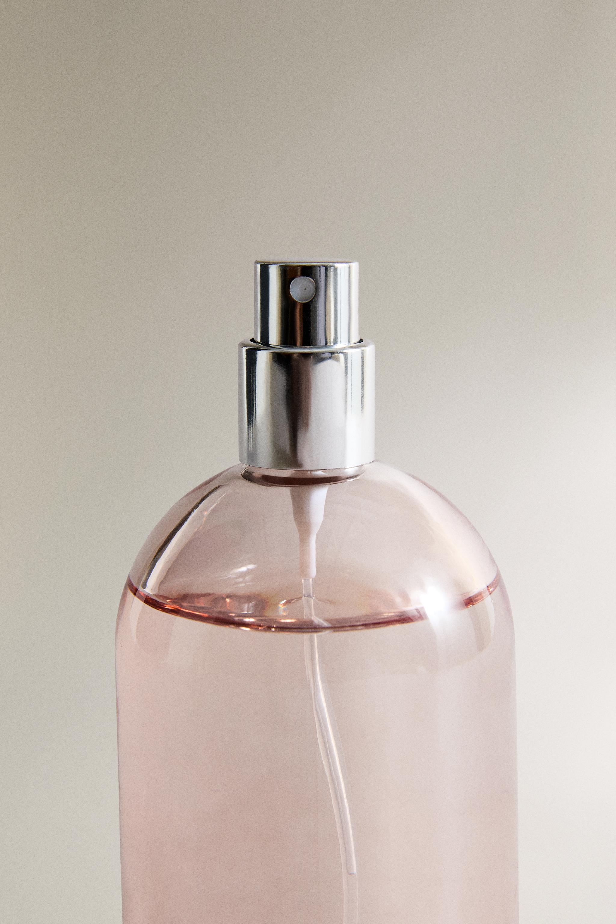 100 ML) MUSKY LILY SPRAY AIR FRESHENER - Dark plum | ZARA United